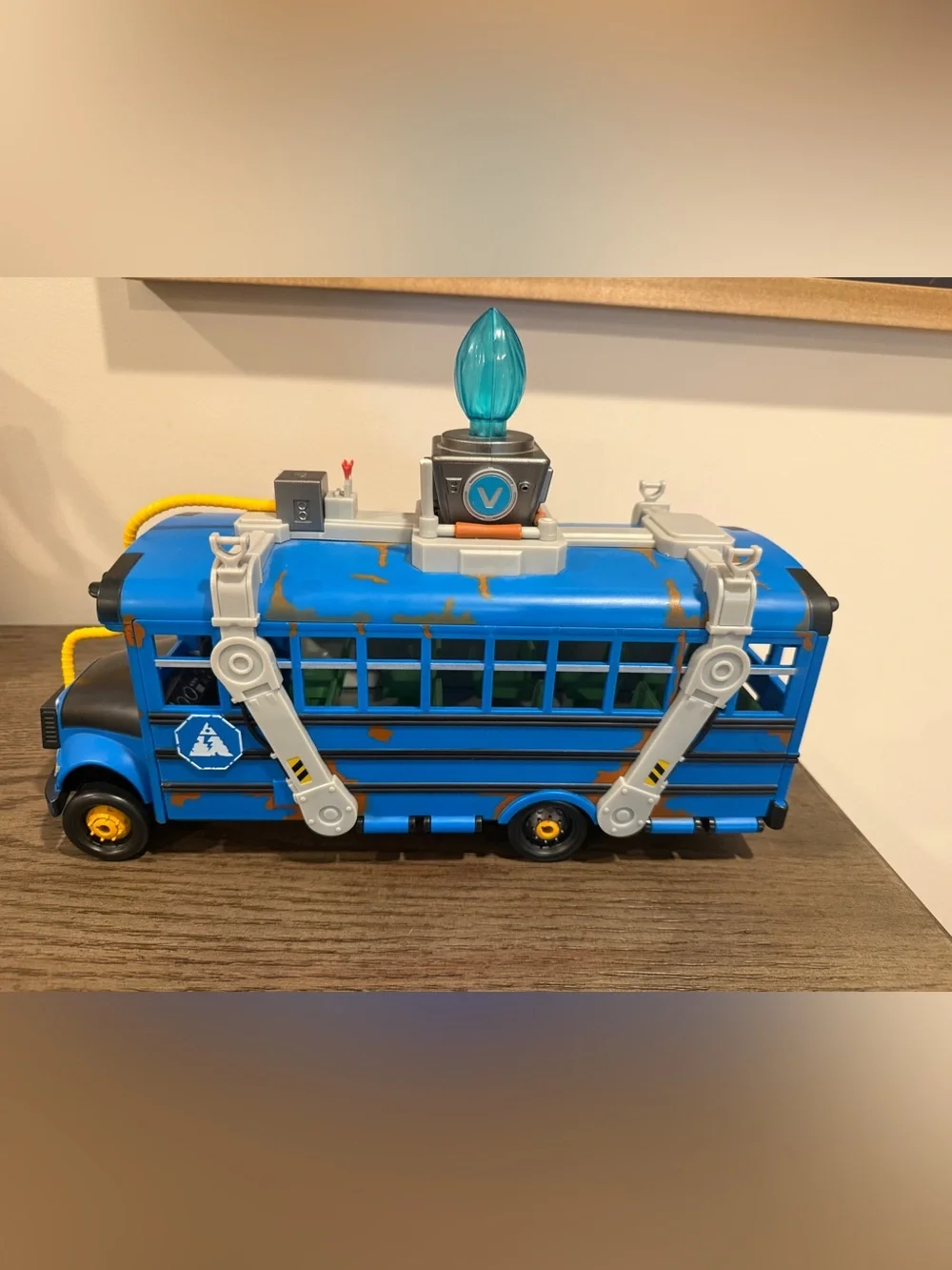 Fortnite Deluxe Battle Bus Jazwares Lights & Sounds Works No Balloon or Figure